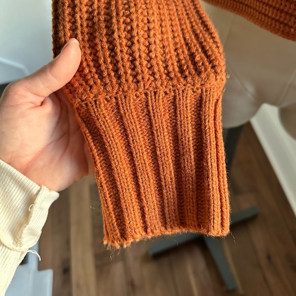 Butter Melon Rust V Neck Collar Cropped Sweater sz: Med - Picture 3 of 9